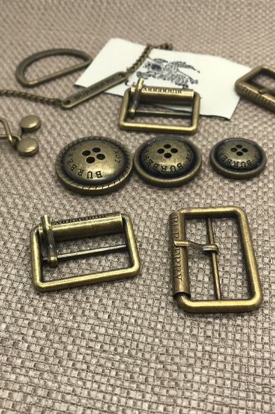Klær Metal Trims